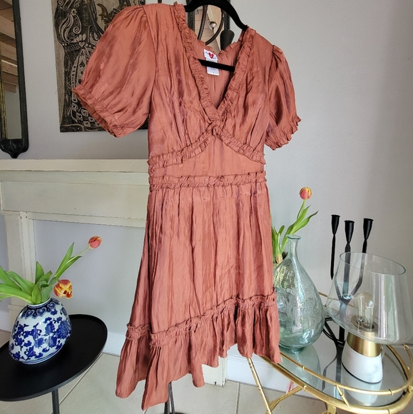 NWOT HEART❤️HEELS Silky Copper Dress with an iridescent shine✨️ - Picture 9 of 10